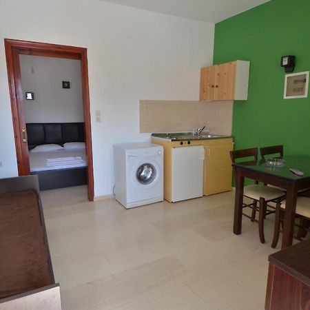 آغيوس نيكولاوس Manos Apartments المظهر الخارجي الصورة